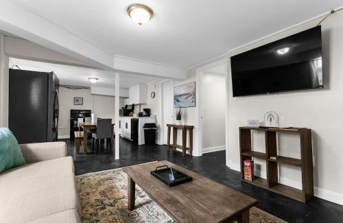 Birmingham House | Dugan Ave Unit B
