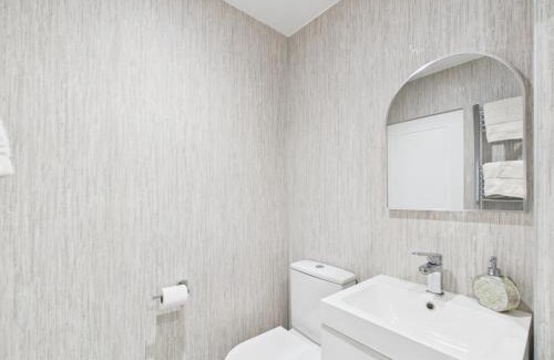 Hawick Apartment | Duke Street Suite