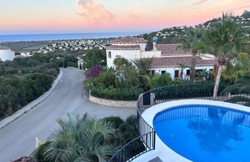 Monte Pego Villa | Discover Dulce Carlota: Pet-Friendly Oceanfront Retreat