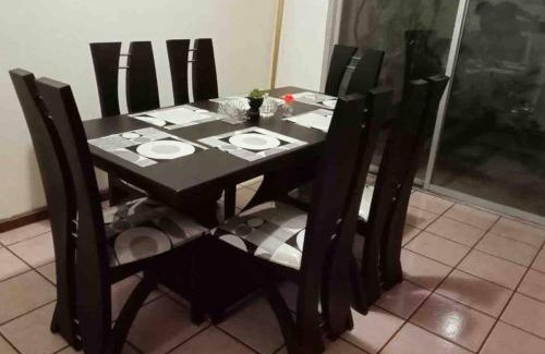 Loja House | Inviting Dulce Hogar 01: Guest Rated 9.7 with Pool & Breakfast
