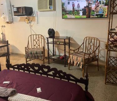 La Banda Apartment | Welcoming Dulce hogar with Breakfast & Child-Friendly Features
