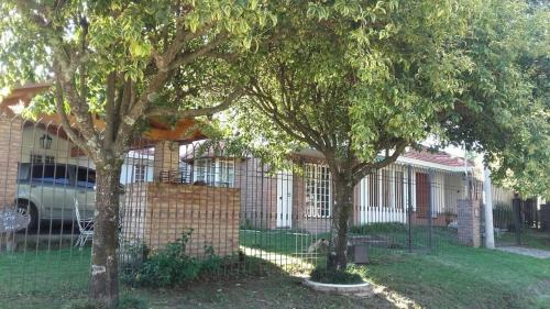Villa Carlos Paz Apartment | Top-Rated Dulce Sueño: Family-Friendly with Pool & Pets