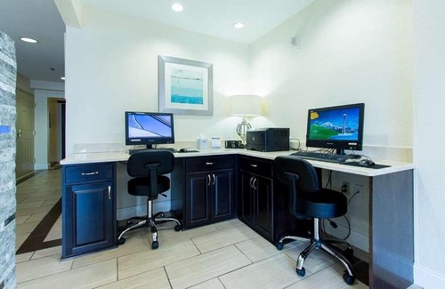 Potomac Falls Hotel | Family-Friendly Dulles Suites for Extended Stays