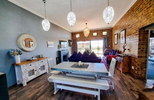 Emakhazeni Apartment | Top-Rated Dullstroom Manor Game & Trout Lodge Experience