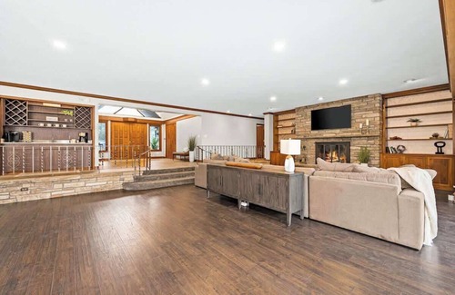 Billings Park House | Perfect Duluth/Superior Escape with Pool & Game Room