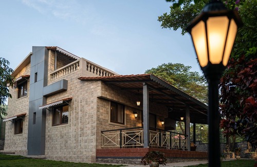 Bhim Nagar Villa | Discover Dulwich Park View: Family-Friendly Getaway
