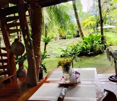Dumaguete House | Forest Retreat: Dumaguete Oasis Treehouse for Families & Pets