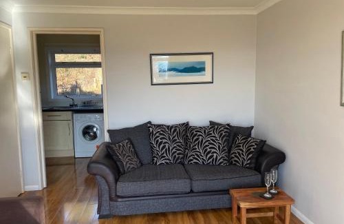 Dumbarton Apartment | Outstanding Dumbarton With A View - Guest Rated 8.7/10