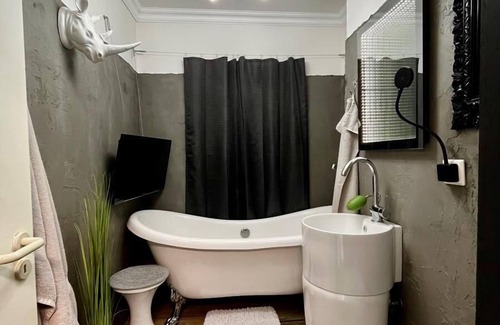 Lembruch Apartment | Discover Relaxation at Dumberdream: Pet-Friendly Retreat