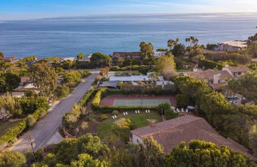 Central Malibu Villa | Premier Dume Point Retreat with Tennis & Private Pool