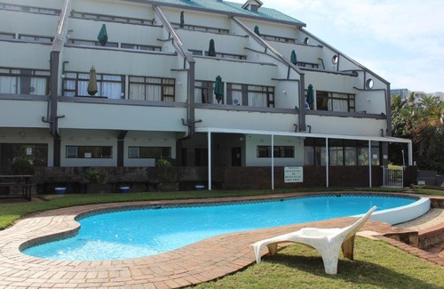 Manaba Beach Apartment | Relax at Dumela Margate Flat No 30 with Oceanfront Views