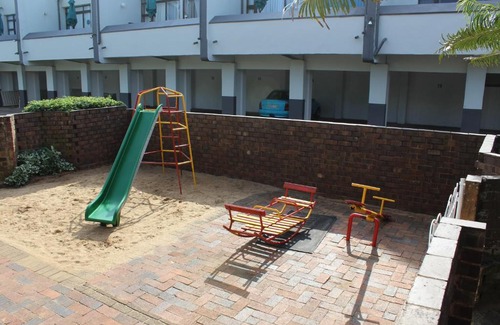 Manaba Beach Apartment | Relax at Dumela Margate Flat No 30 with Oceanfront Views