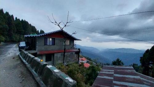 Darjeeling House | Top-Rated Dumfu Homestay: Perfect for Family Getaways