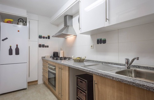 Mataro Apartment | Cozy Duna Apartment in Mataró with Spa & Family Amenities