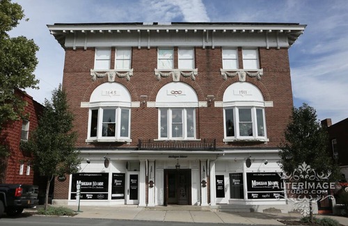 Baldwinsville Apartment | Experience Dunbar Island Loft with Canal Views & Spa Amenities