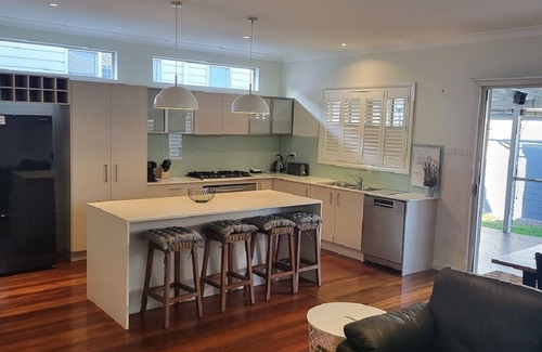 Stockton House | Discover Dunbar Sands: Family-Friendly with Breakfast Included