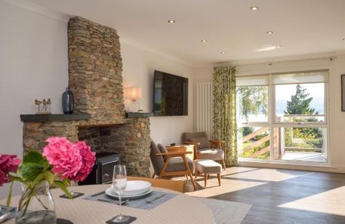 Strone House | Unforgettable Dunbheag Cottage: Ocean Views & Pet Friendly