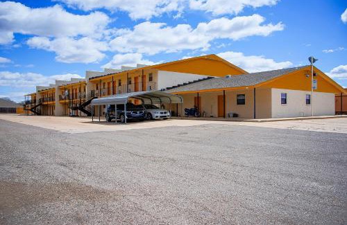 Duncan Hotel | Family-Friendly Duncan Inn by OYO Near Chisholm Casino