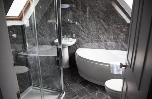 Lochgilphead Bed & Breakfast | Elegant Dunchraigaig House: Guest Rated 9.5 with Breakfast