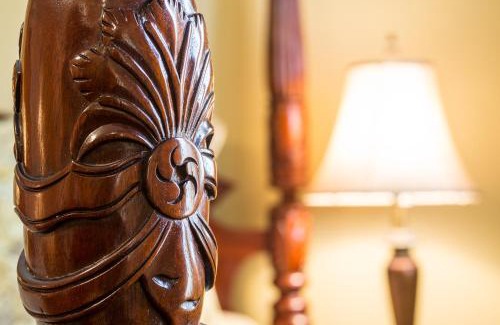 Queens Square Hotel | Discover Dundee Arms Inn: Family-Friendly Stay & Great Reviews