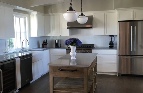 Dundee House | Discover Dundee Hills: 3 Master Suites in Wine Country