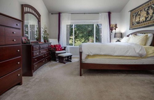 Dundee House | Welcoming Dundee Park Place: Ideal for Family Getaways