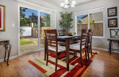 Dundee House | Welcoming Dundee Park Place: Ideal for Family Getaways