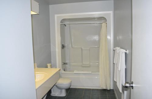 West Bay Resort | Convenient Dundee Resort & Golf Club with Oceanfront Amenities