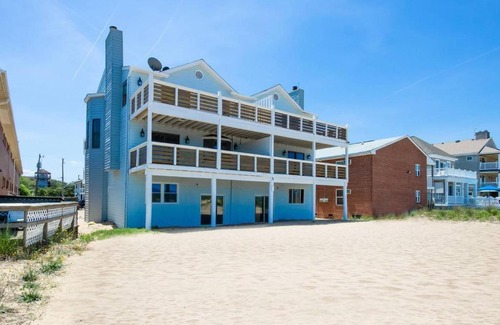 Willoughby Spit House | Relax at Dune House Beach Haven with Pet-Friendly Comfort