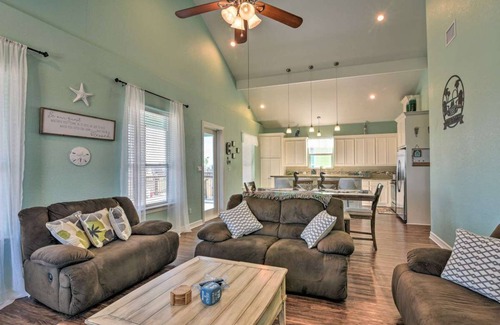 Surfside Beach House | Beachfront Paradise: Surfside House with Pool & Ocean View