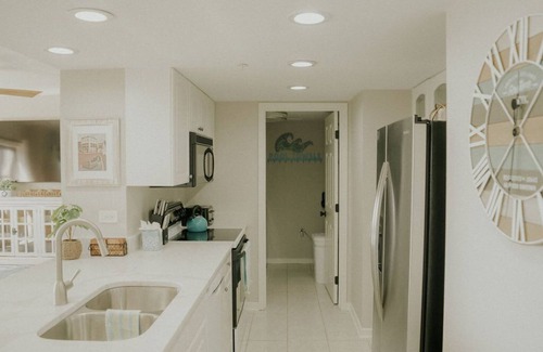 Shell Island Condo | Beachfront Bliss at Dune Ridge Hideaway - Rated 10/10