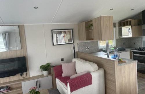 Lossiemouth Apartment | Beachside Retreat at Dune View Caravan - Guest Rated 9.6/10