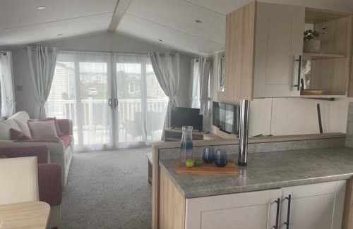 Lossiemouth Apartment | Beachside Retreat at Dune View Caravan - Guest Rated 9.6/10