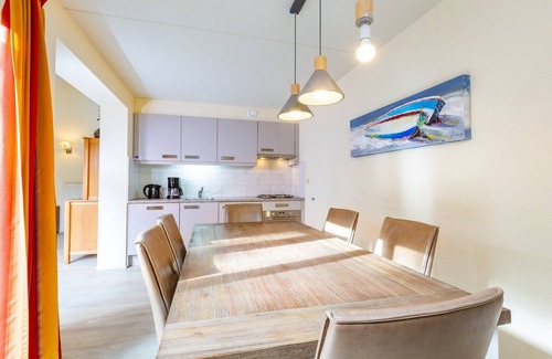 Bohemen en Meer en Bos Villa | Cozy Beachside Retreat with Fireplace and Family Amenities