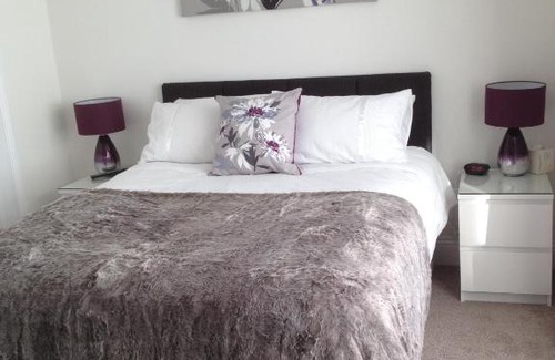 Seahouses Bed & Breakfast | Accessible Retreat at Dunelm House - Rated 10/10 by Guests