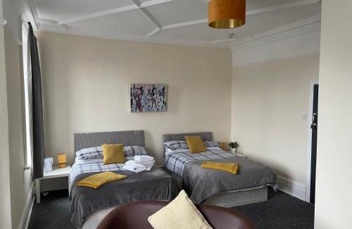 Whitley Bay Hotel | Cozy Dunes Hotel: Family-Friendly with Kitchen Amenities