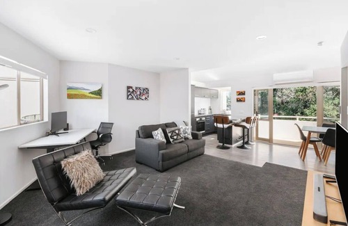 Mount Maunganui House | Outstanding Dunes on Drury: Oceanfront Family Getaway