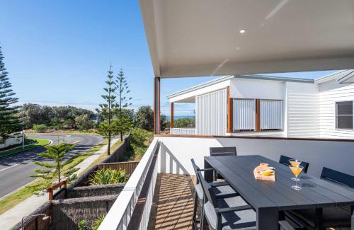 Yamba House | Dunes on Pippi - Oceanstays - Plunge Pool