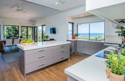 Agnes Water House | Oceanfront Retreat at DUNES on SUNRISE AT 1770, Rated 8/10