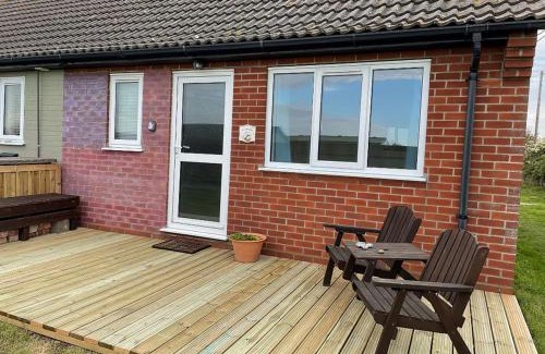 Sea Palling House | Pet-Friendly Retreat at Duneside - Rated 9/10 by Guests
