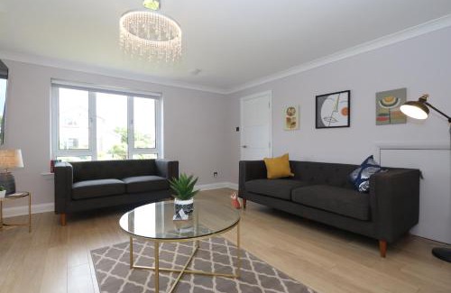 Pitcorthie House | Discover Dunfermline: Family-Friendly 4-Star Retreat