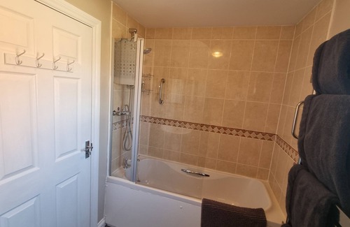 Weston-super-Mare Bed & Breakfast | Discover Dungarvon House B&B with Ocean View & Spa