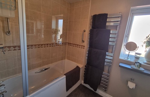 Weston-super-Mare Bed & Breakfast | Discover Dungarvon House B&B with Ocean View & Spa