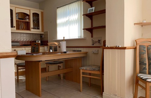 Dungloe House | Dungloe, Wild Atlantic Way, WiFi, Walking Distance, Heckert House, Quay Road Vacation Home