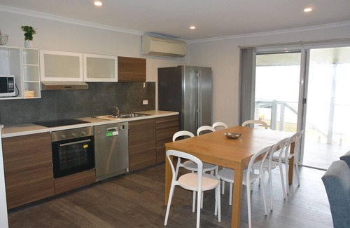 Erowal Bay Apartment | Inviting Dungowan Waterfront Apartments with Lake View Amenities