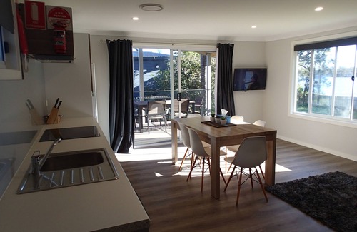Erowal Bay Apartment | Inviting Dungowan Waterfront Apartments with Lake View Amenities