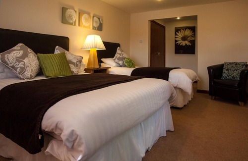 South Galson House | Delightful Dunhallin House: Guest Rated 9.8 with Breakfast