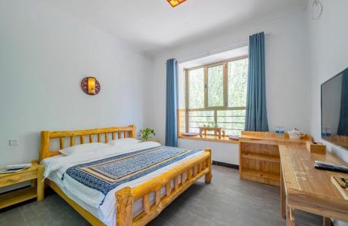 Mingsha Mountain and Crescent Spring House | Comfortable Stay at Dunhuang Hu Yang Inn - Top Rated 8.8