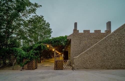 Mingsha Mountain and Crescent Spring House | Comfortable Stay at Dunhuang Hu Yang Inn - Top Rated 8.8