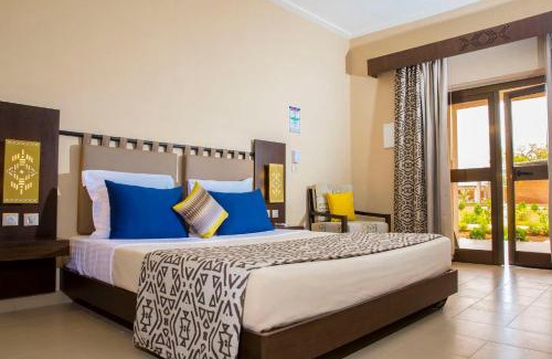 Loumbila Hotel | Relax at Dunia Hôtel Ouagadougou Loumbila with Pool & Oceanview